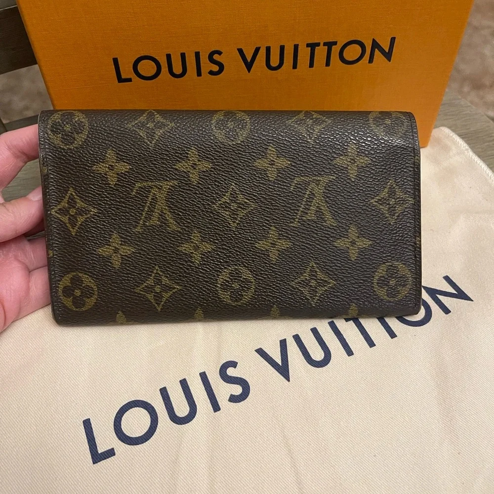 Louis Vuitton Vintage Sarah Wallet